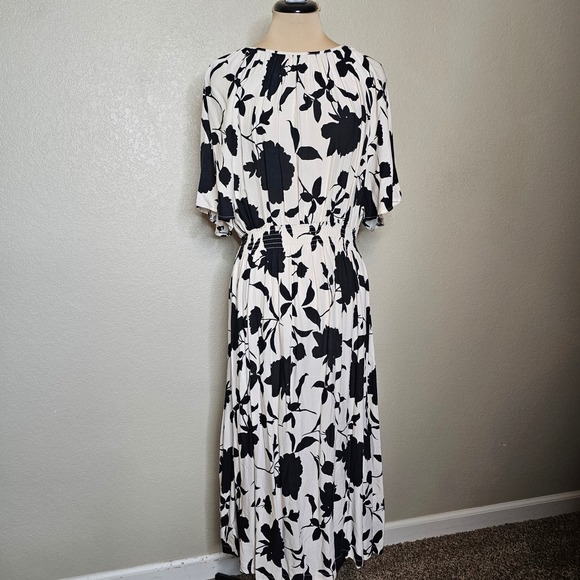NWT H&M Black White Floral Print Midi Dress Flutter Sleeve Smocked Waist Women L - Picture 2 of 9